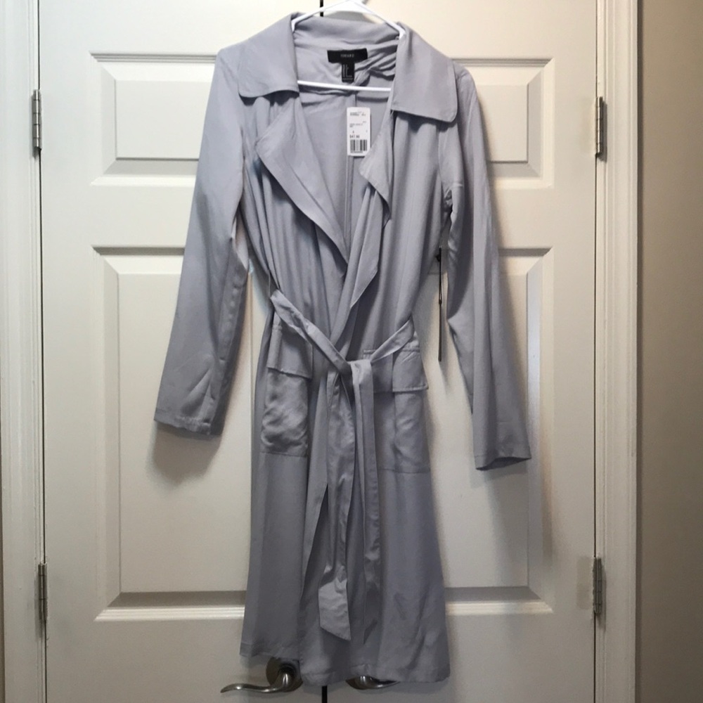 NWT belted light trench jacket with pockets